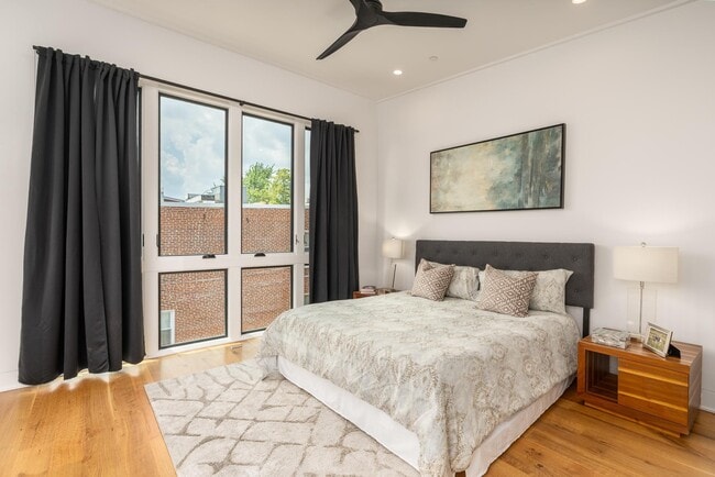 Building Photo - 103 17th St SE