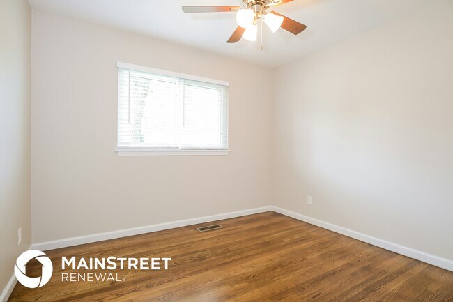 Building Photo - 1290 Aspen Dr