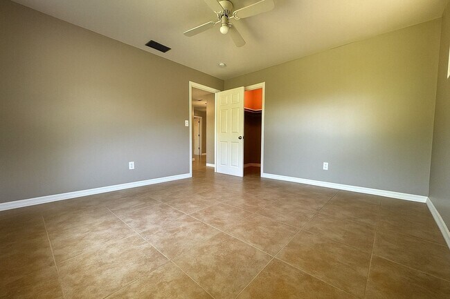 Building Photo - 5440/5444 Eleventh Ave