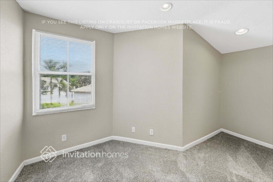 Building Photo - 10658 Pelican Dr
