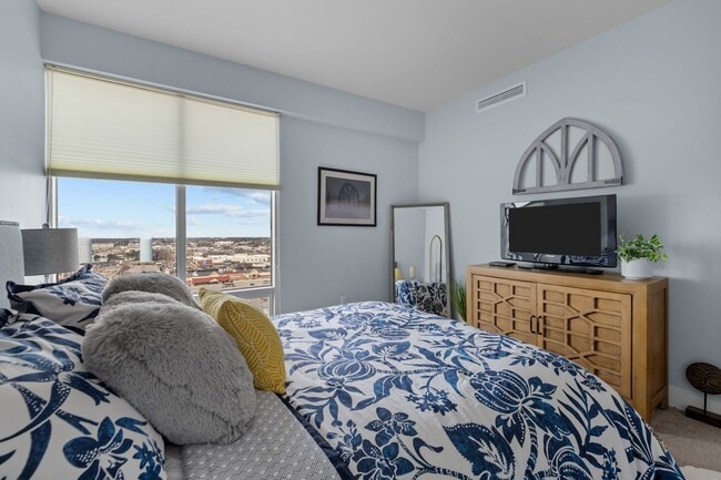 Building Photo - Elegant 1-Bed, 1-Bath Condo in Prime Virginia Beach Location!