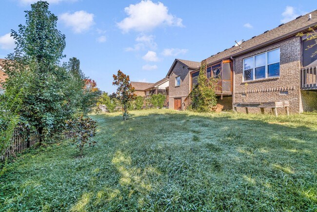Building Photo - Stunning rental home on a premium lot in s...