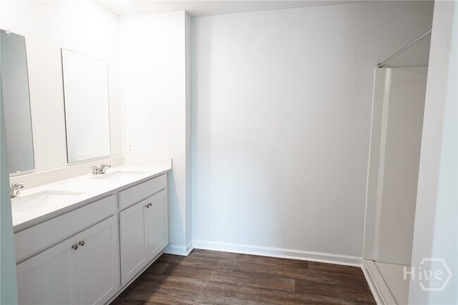 Building Photo - 102 Red Admiral Ln