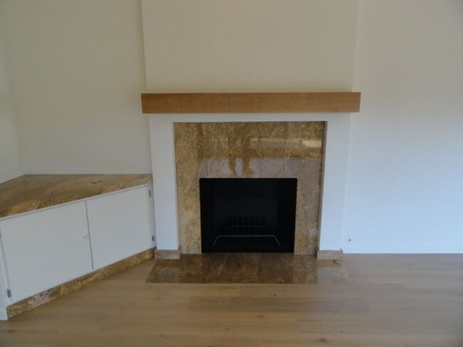 Building Photo - Condo in Active Adult Community