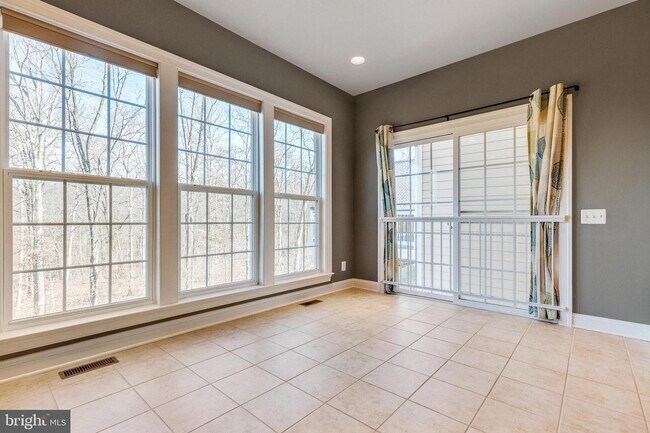 Building Photo - 42668 Keiller Terrace