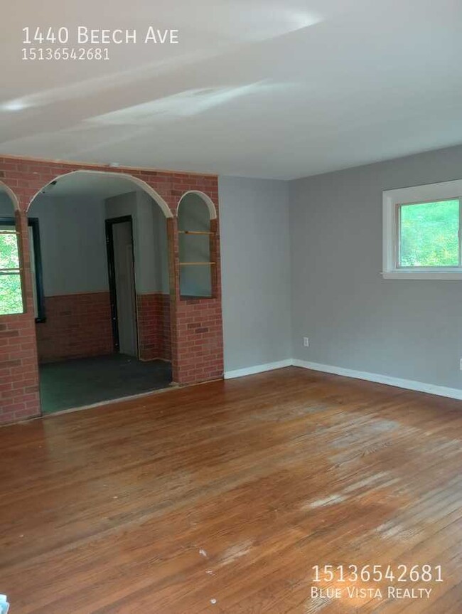 Building Photo - Great 4 Bedroom SFH in Pricehill Cincinnat...