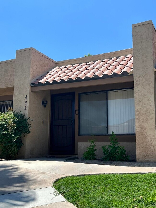 Building Photo - 47974 Oasis Ct