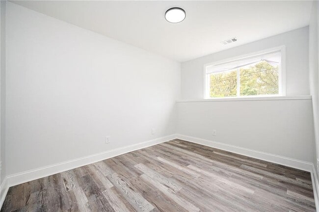 Building Photo - 3801 Hogan Rd SW