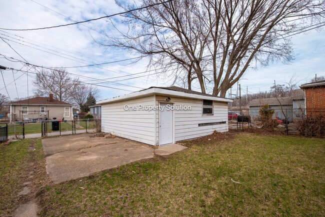 Building Photo - 336 W Wilson St