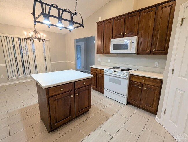 Building Photo - 1909 Southwind Cir