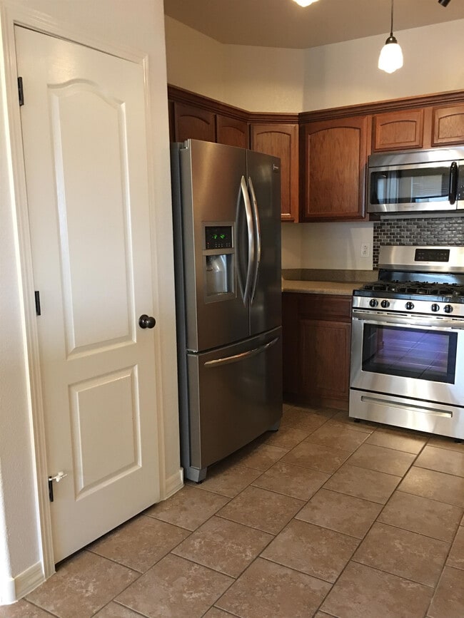 Building Photo - 14345 Apache Point Dr