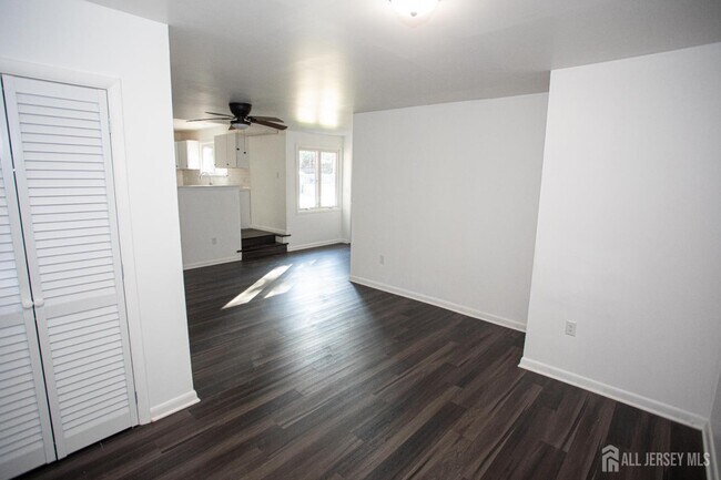 Building Photo - 32 Heston Ave