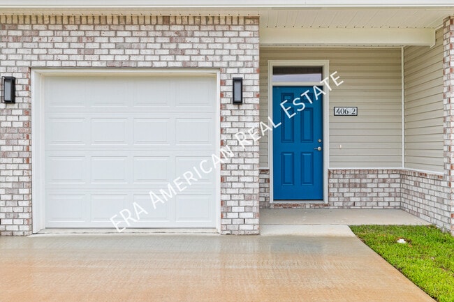 Building Photo - 406 Walters Cir