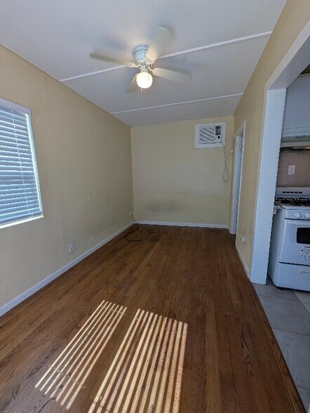 Building Photo - 3025 Myers St