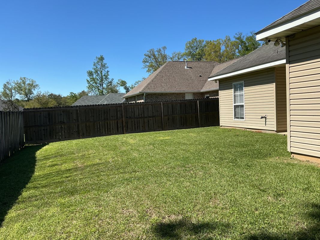 Building Photo - 18852 Mackie Ct