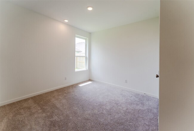 Building Photo - 6671 Iron Clover Dr