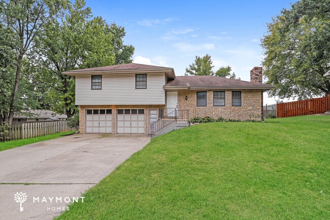 Building Photo - 409 Oakbrook Dr