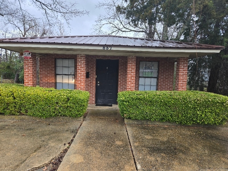 Building Photo - 837 3rd St