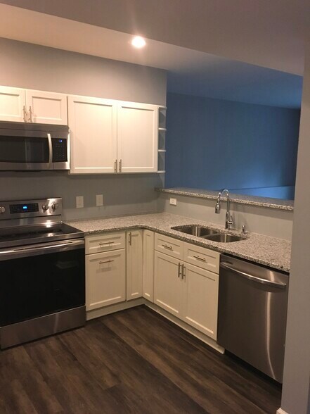 Building Photo - 2908 Historic Cir