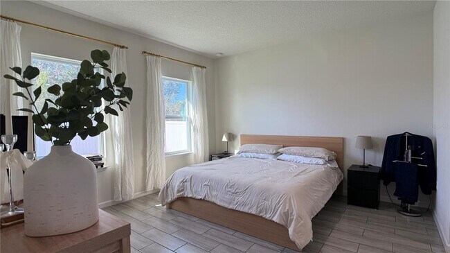 Building Photo - 2129 Hibiscus Pl