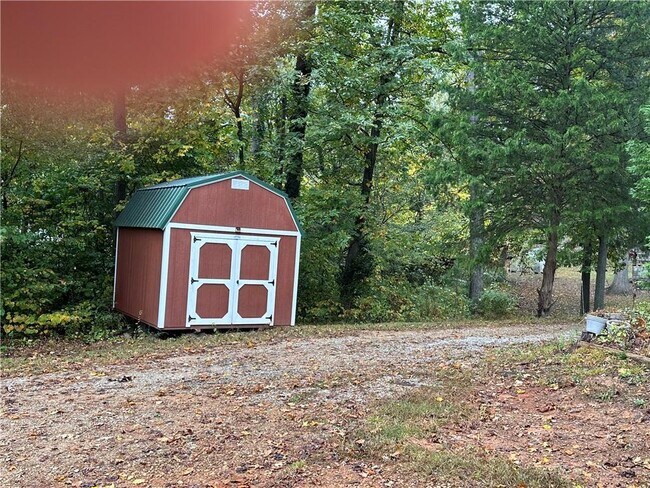 Building Photo - 7597 Rockbridge Rd SW