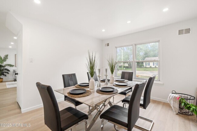 Building Photo - 944 Yellowbank Rd