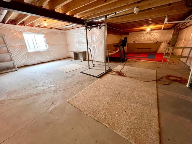 Building Photo - 3006 Farm View Dr