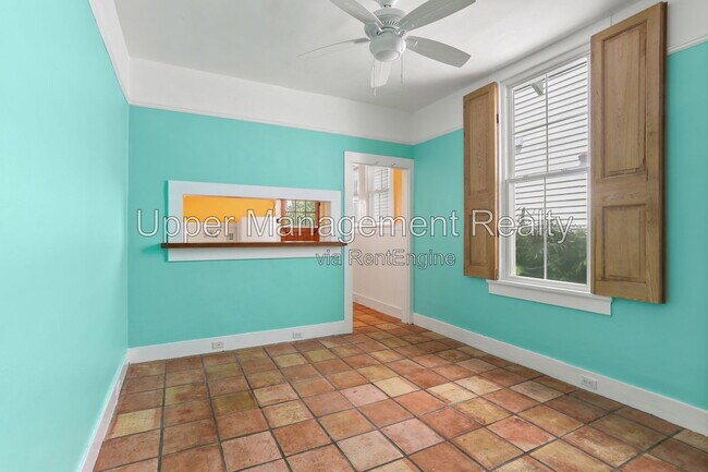 Building Photo - 806 Constantinople St