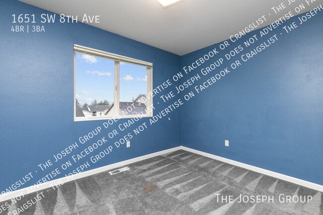 Building Photo - 1651 SW 8th Ave