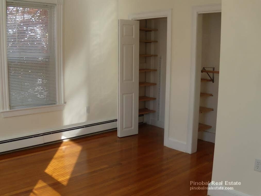 Building Photo - 14 Forest Ave