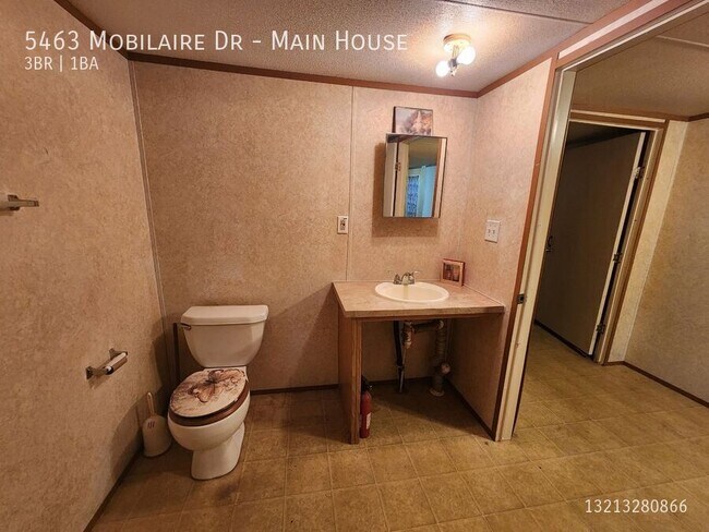 Building Photo - 5463 Mobilaire Dr