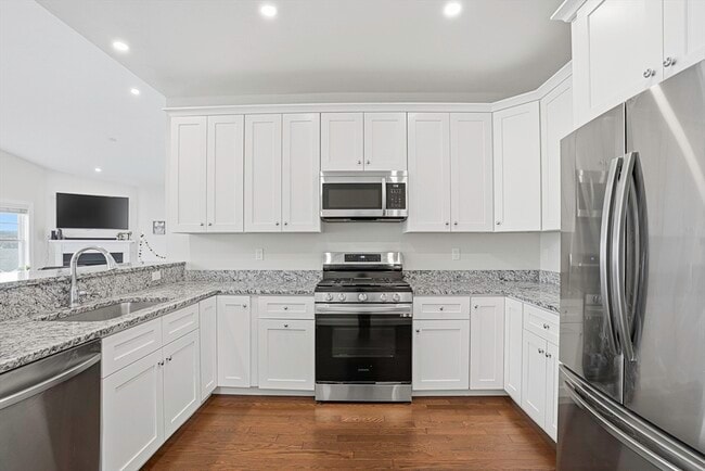 Building Photo - 52 Logan's Run