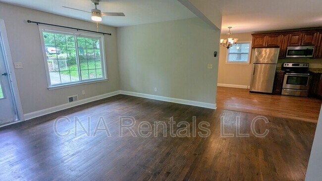 Building Photo - 631 Blackhawk Cir