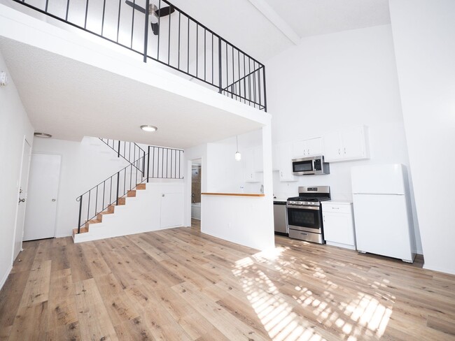 Interior Photo - 5708 Tujunga Ave