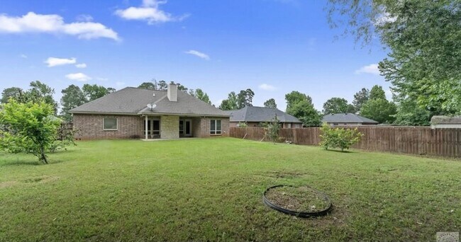 Building Photo - Hidden Acres Home for Lease!