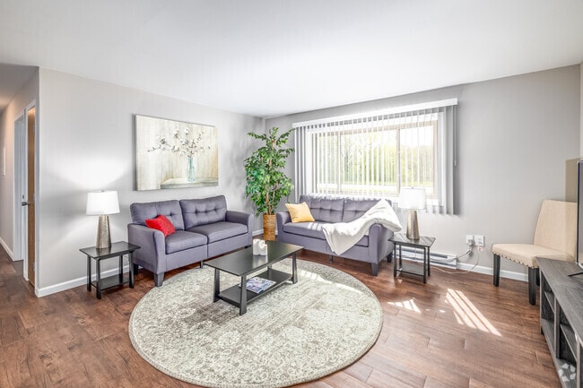 Interior Photo - Woodfield Heights Apartments