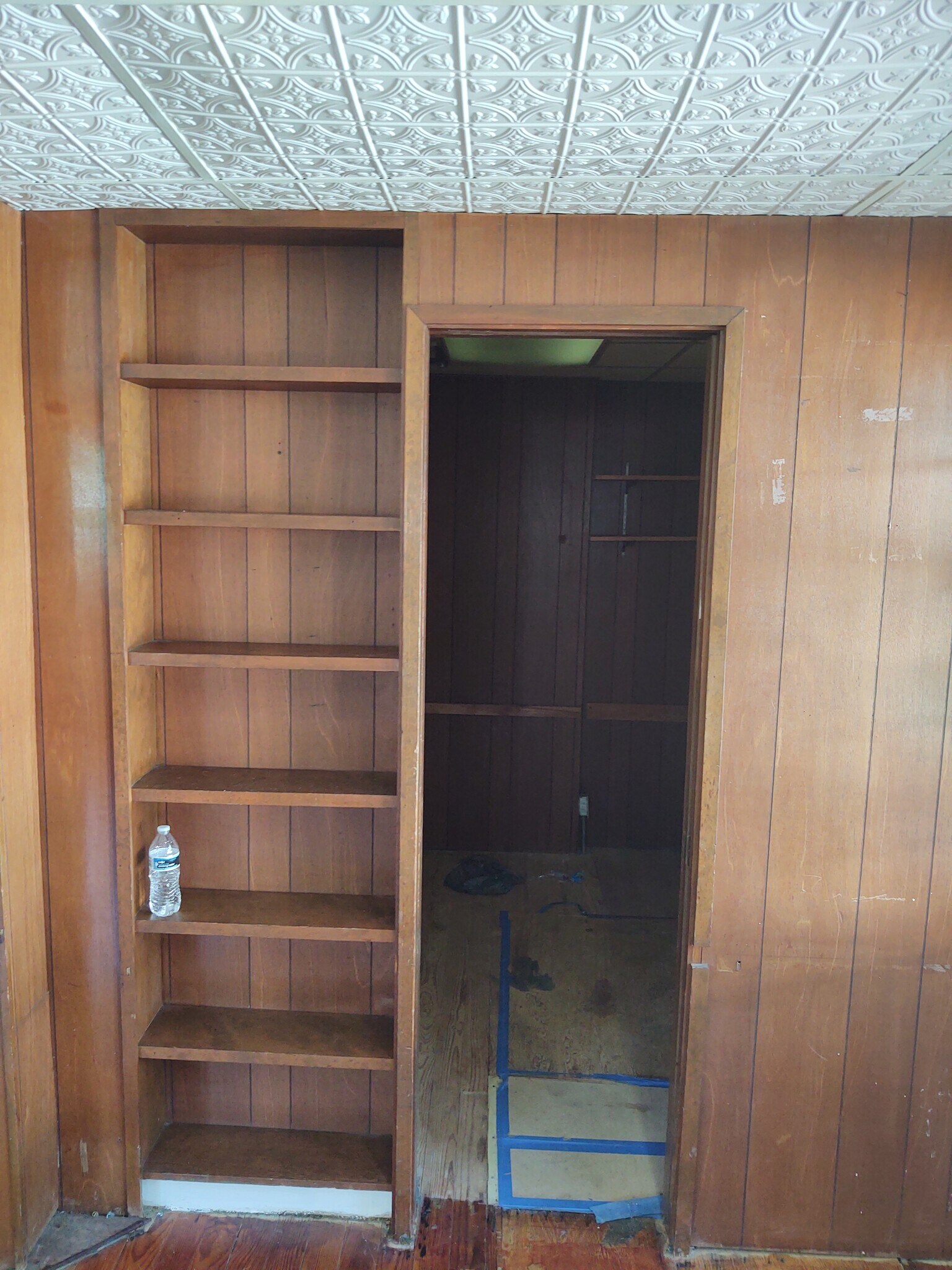 Building Photo - 827 W South St