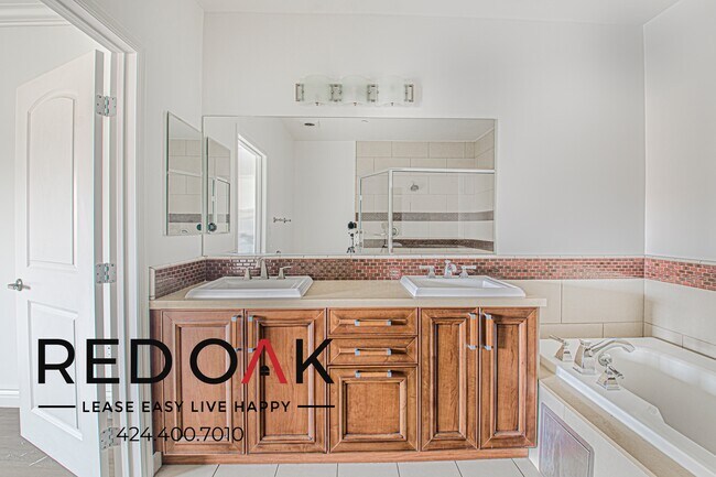 Building Photo - 11848 Kiowa Ave