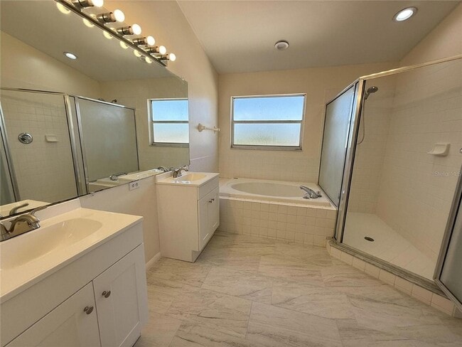 Building Photo - 12653 Longcrest Dr