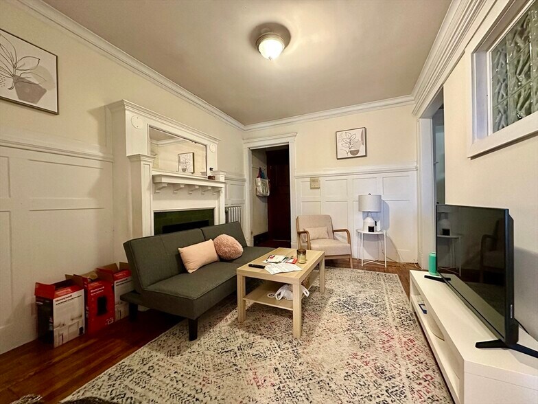 Building Photo - 462 Park Dr