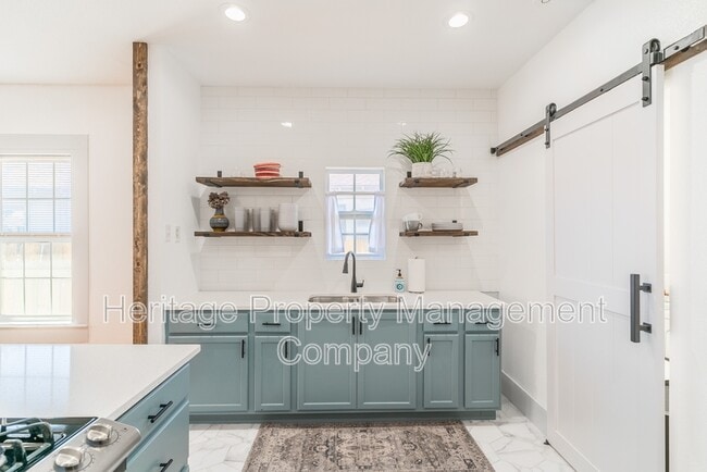 Building Photo - 475 E French Pl