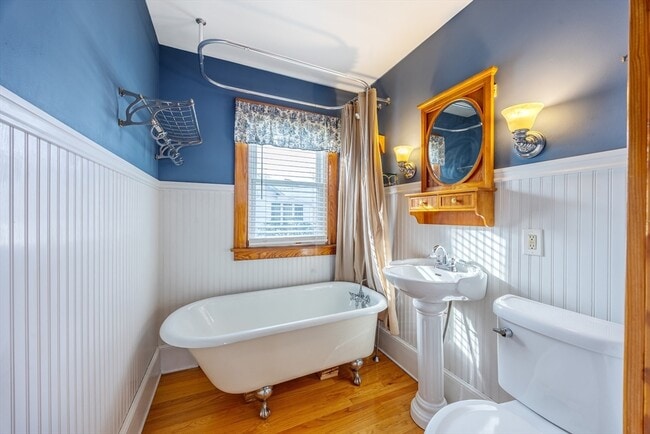 Building Photo - 27 Lathrop St