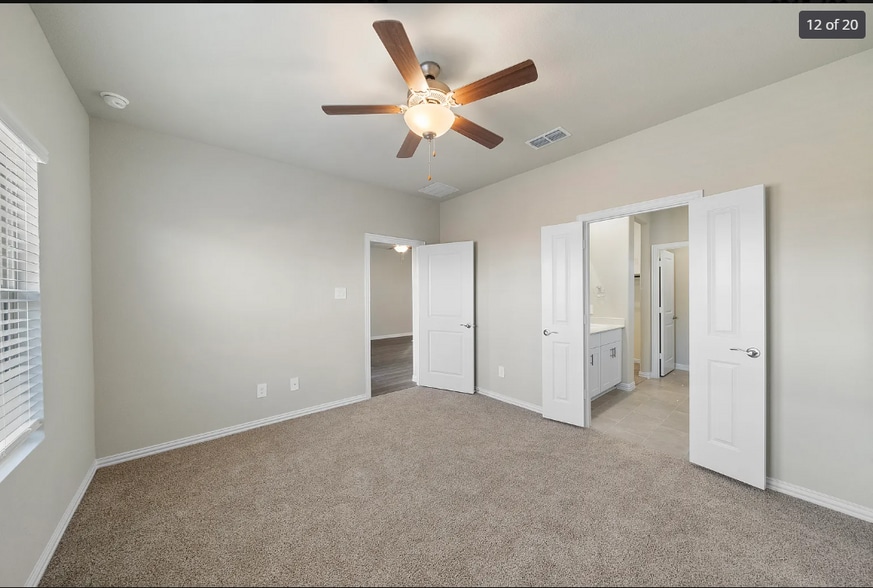 Building Photo - 609 Hemingway Ln