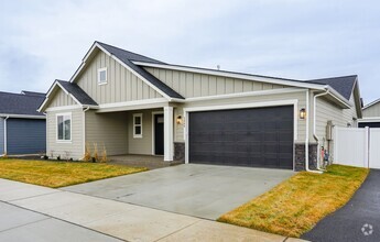 Building Photo - Incredible New 3 Bedroom Home in Post Fall...