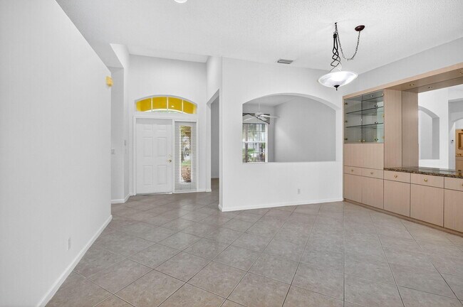 Building Photo - 7975 Rockford Rd