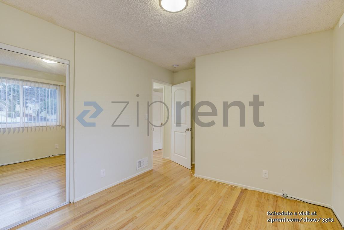 Building Photo - Unit
