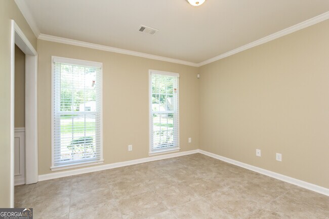 Building Photo - 320 Sumter Dr NE