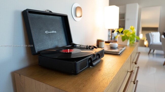 Building Photo - 133 NE 2nd Ave