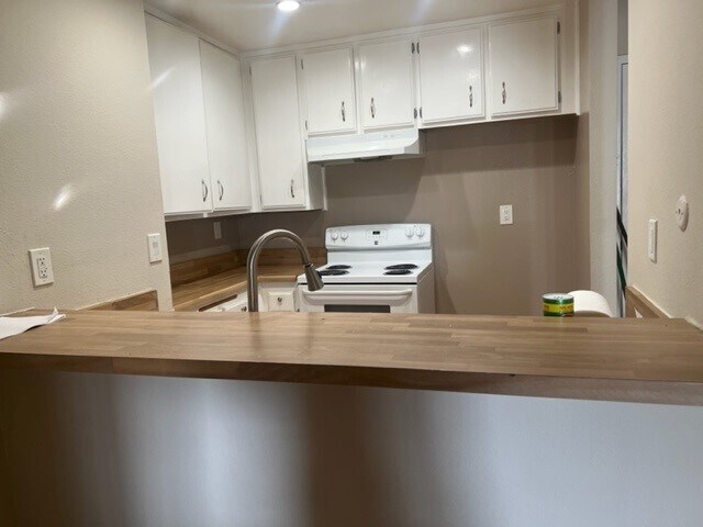 Building Photo - 21801 Roscoe Blvd