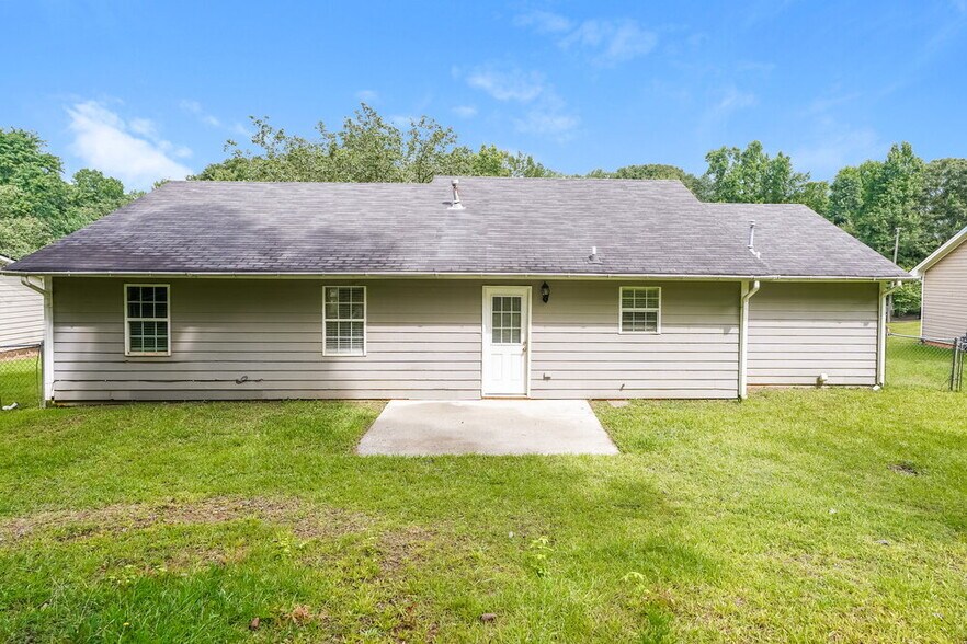 Building Photo - 915 Walnut Creek Ln